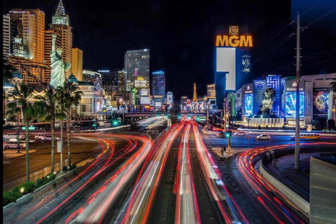 Msg Sphere View At Mgm Signature Studio Deluxe Las Vegas Exterior photo