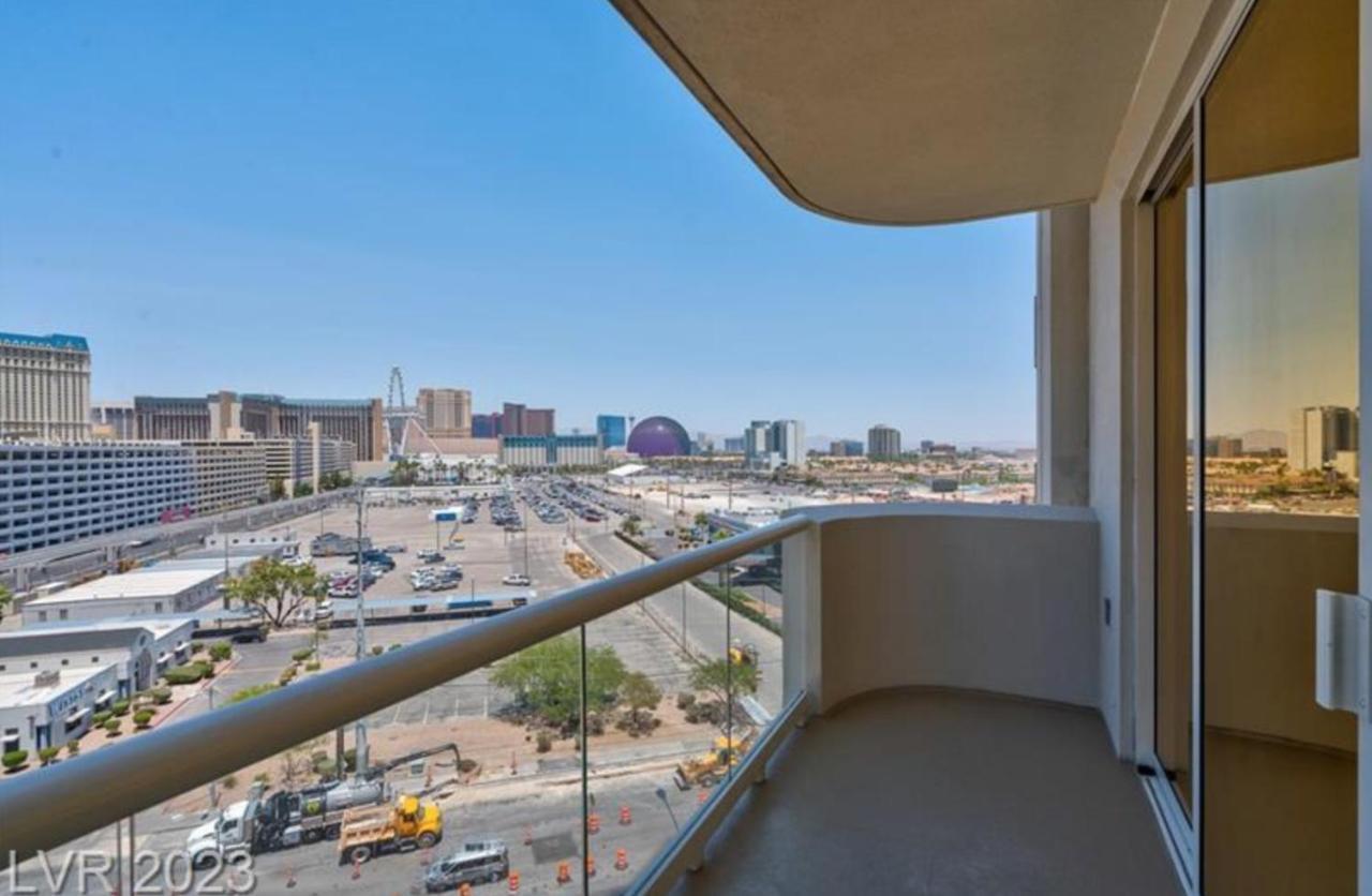 Msg Sphere View At Mgm Signature Studio Deluxe Las Vegas Exterior photo