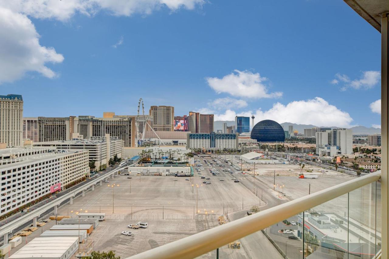 Msg Sphere View At Mgm Signature Studio Deluxe Las Vegas Exterior photo